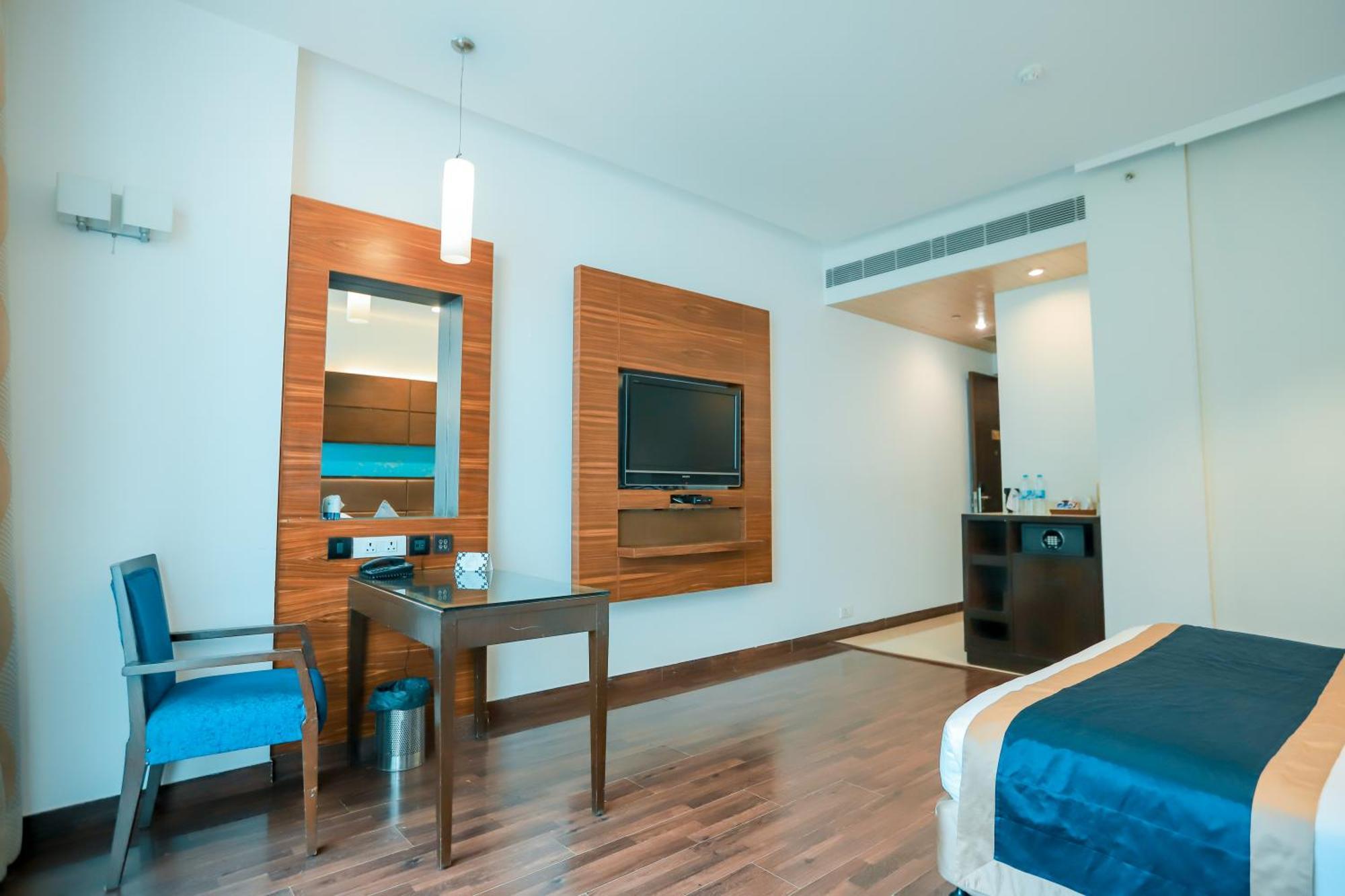 Bel-La Monde Hotel Chhattarpur South Delhi New Delhi Exterior photo