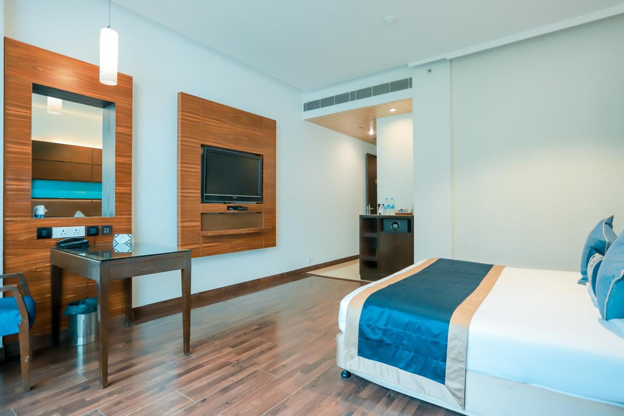 Bel-La Monde Hotel Chhattarpur South Delhi New Delhi Exterior photo