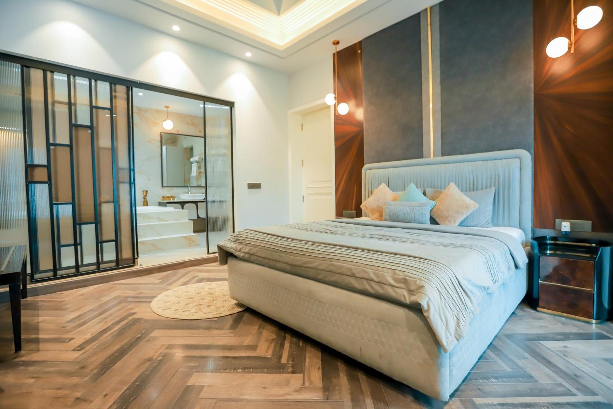 Bel-La Monde Hotel Chhattarpur South Delhi New Delhi Exterior photo