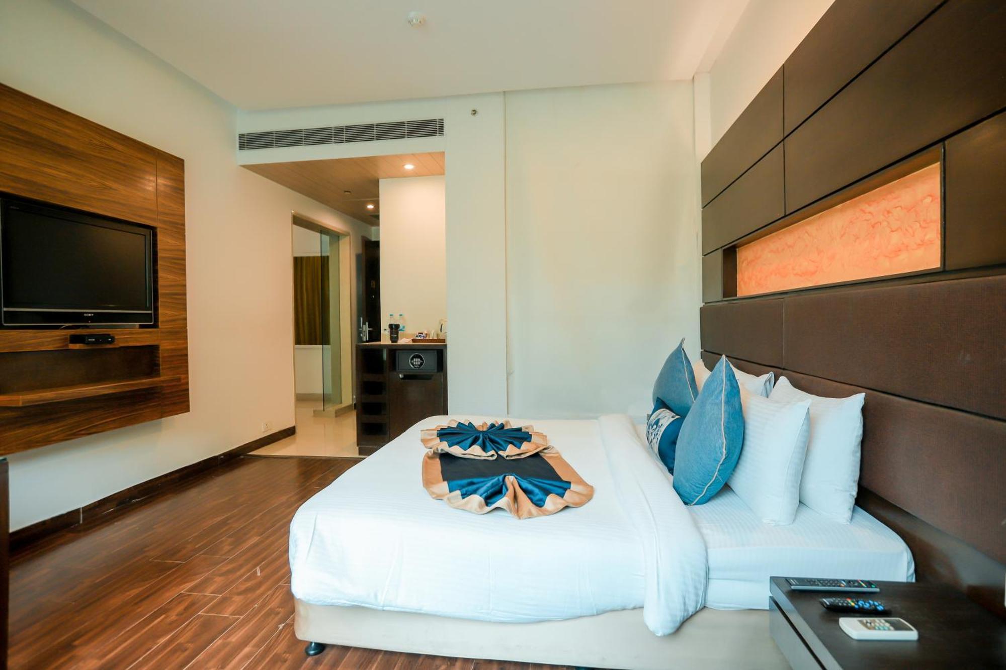 Bel-La Monde Hotel Chhattarpur South Delhi New Delhi Exterior photo