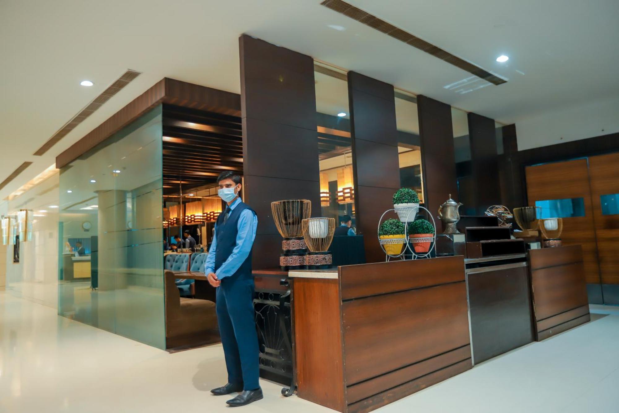 Bel-La Monde Hotel Chhattarpur South Delhi New Delhi Exterior photo