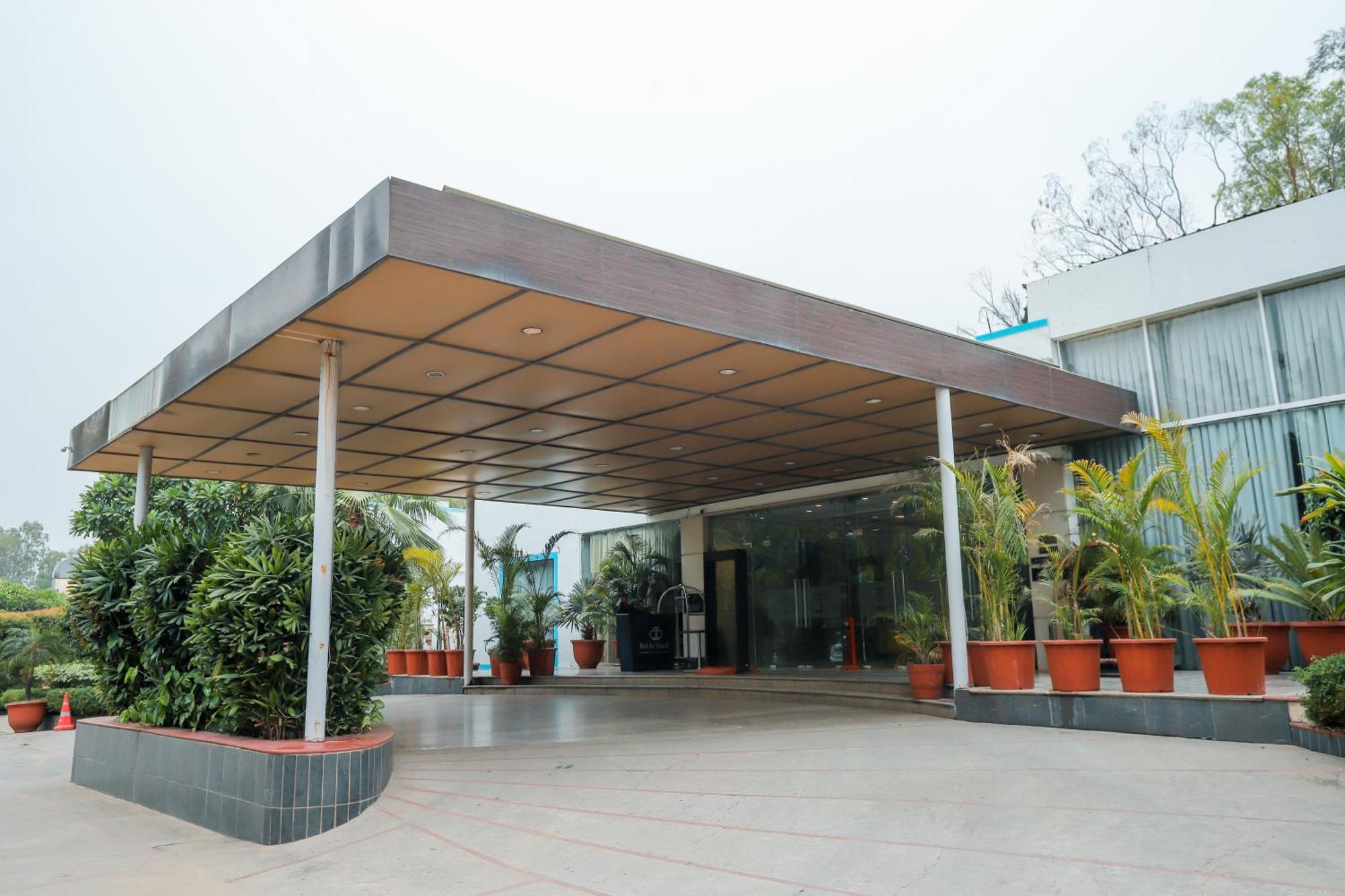 Bel-La Monde Hotel Chhattarpur South Delhi New Delhi Exterior photo