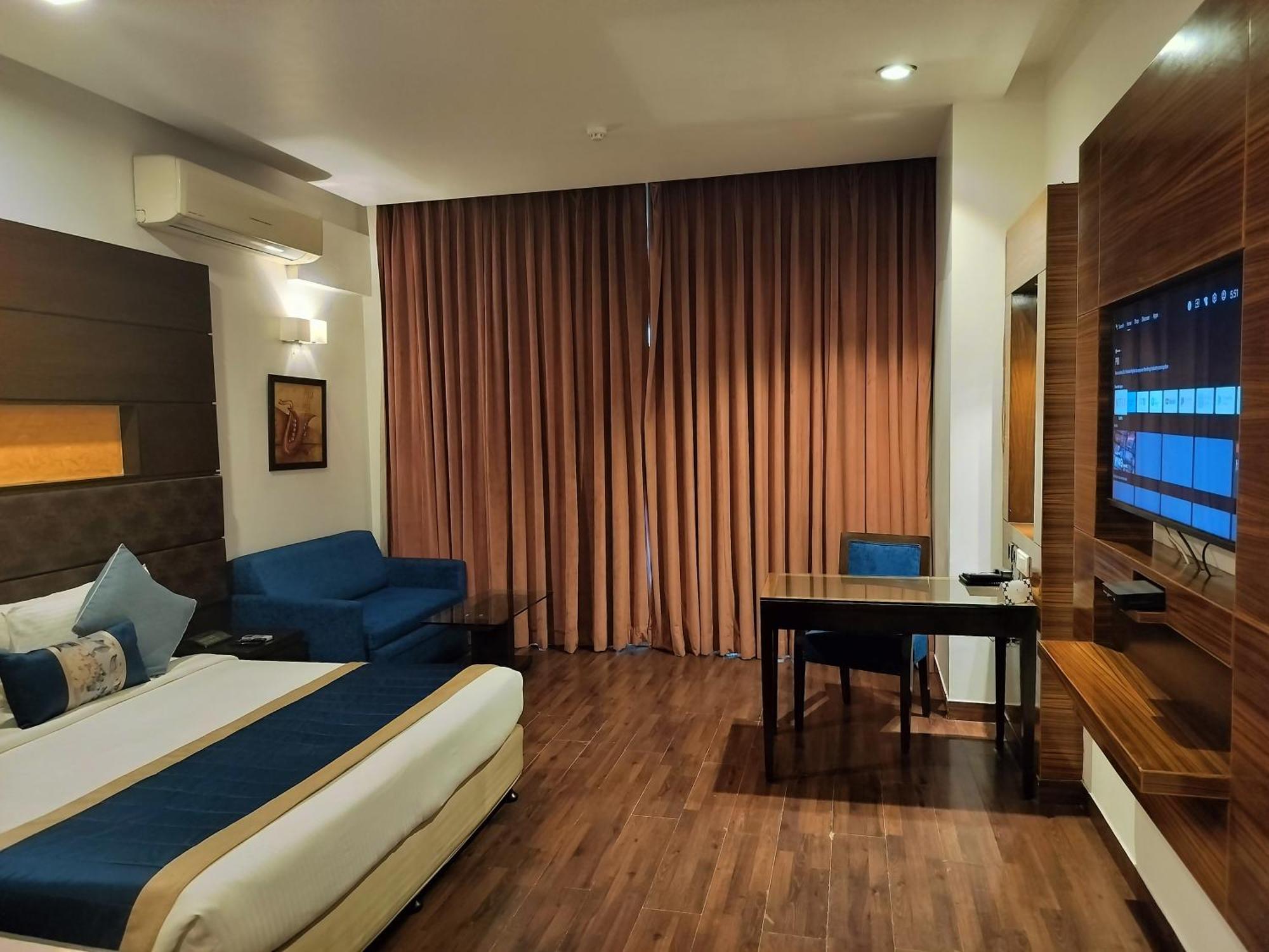 Bel-La Monde Hotel Chhattarpur South Delhi New Delhi Exterior photo